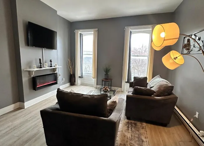 Spacious Apartment Downtown Albany, Ny